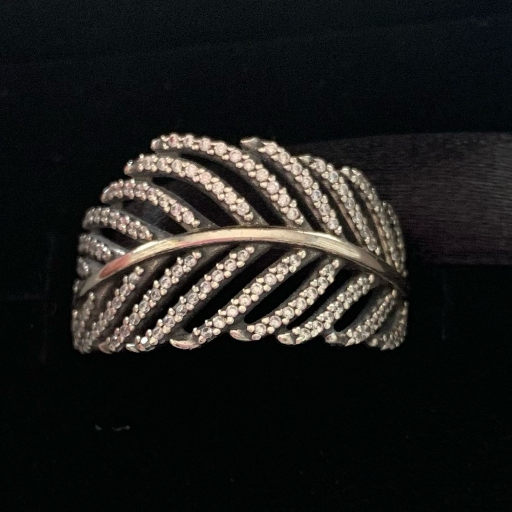 Pandora Sterling Silver Light as a Feather ring - Size 60 (9)